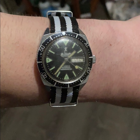 Vintage Le Jour Diver Swiss Automatic 17J Day/Date NATO Black - Picture 2 of 7